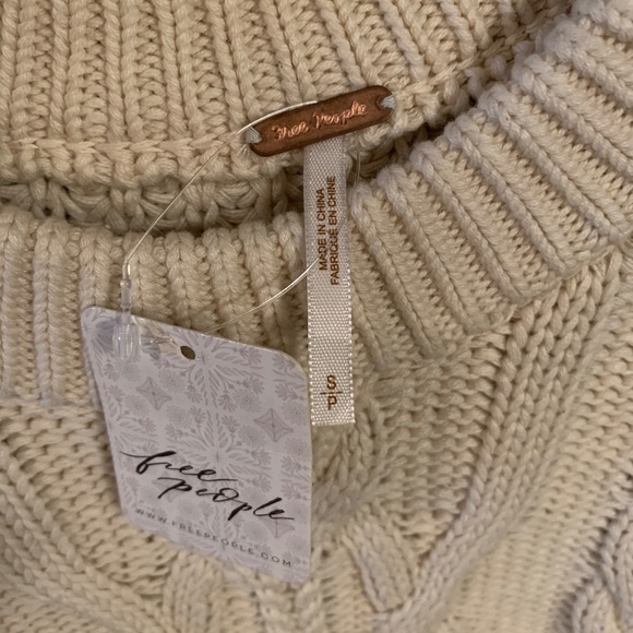 Free People Frankie Cable Sweater NWT - Picture 2 of 5